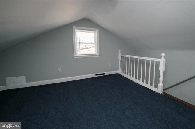 Building Photo - 607 West Lawn Ave