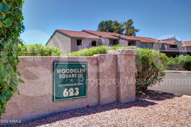 Building Photo - 533 W Guadalupe Rd