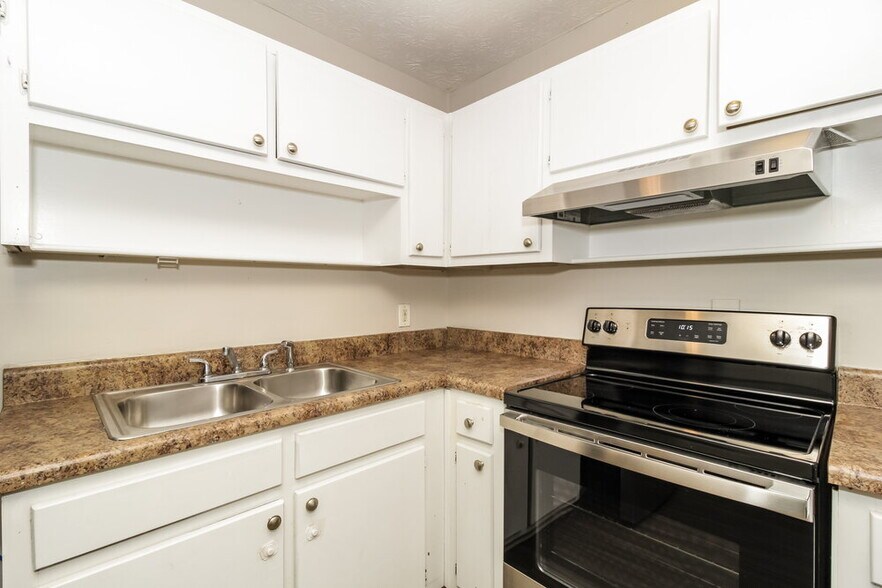 Building Photo - 479 Clara Dr