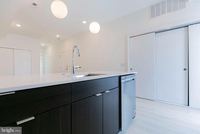 Building Photo - 1234 North St