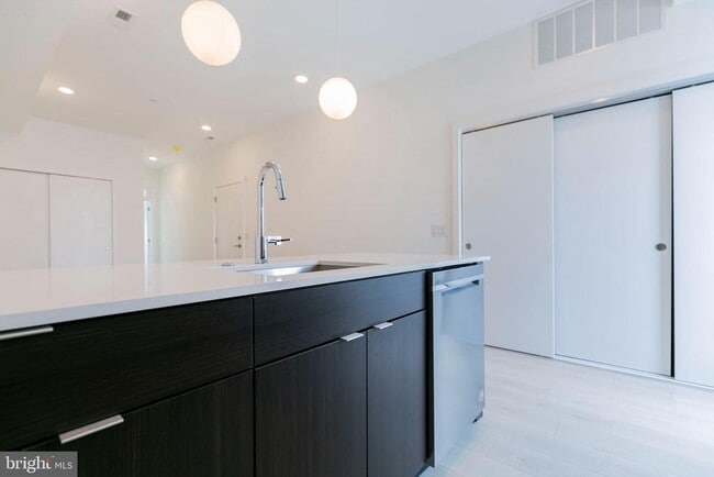 Building Photo - 1244 LeCount St