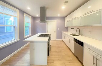Building Photo - 3.0 bedroom in Cambridge Massachusetts 02139