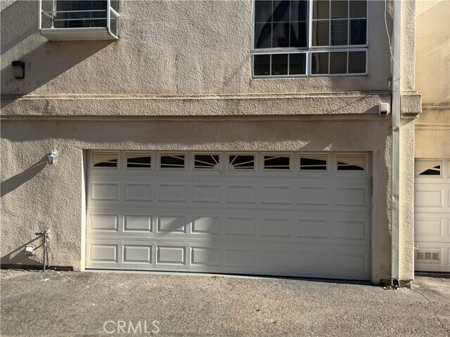 Building Photo - 5340 Las Virgenes Rd