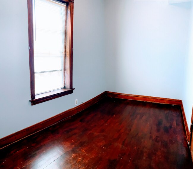 Building Photo - 3325 S Emerald Ave