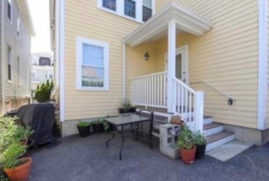 Building Photo - 23 Cross St