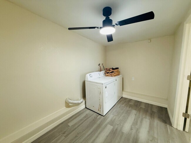 Building Photo - remodeled home in St. Pete