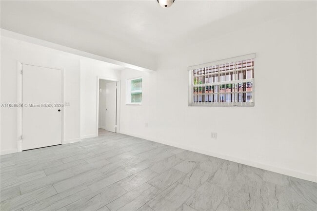 Building Photo - 7435 SW 34th St