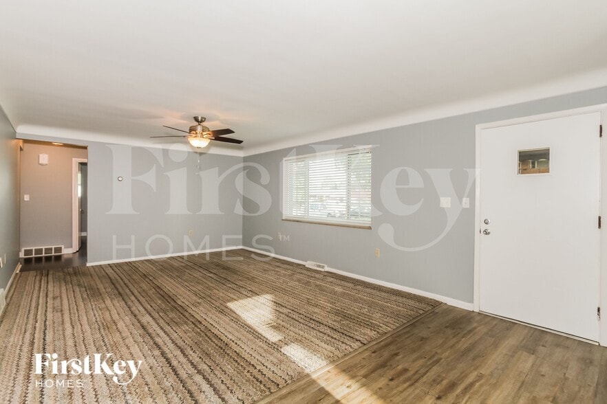 Building Photo - 280 Genoma Dr