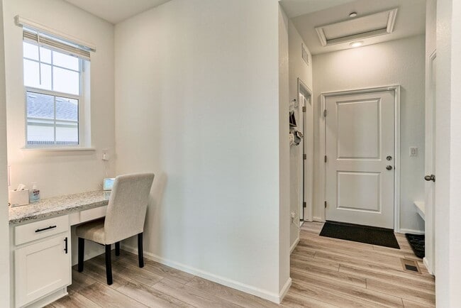 Building Photo - 3 Bedroom 3 Bath in Mosaic!