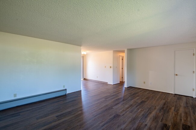 Building Photo - Fern Court Duplex