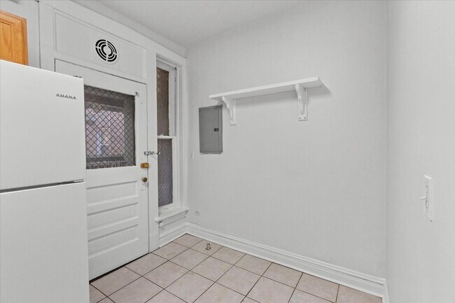 Building Photo - 2453 N Clark-2