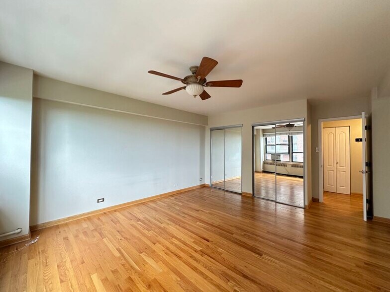 Building Photo - 4180 N Marine Dr