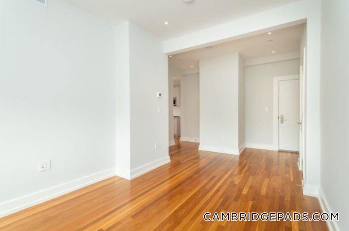 Building Photo - 16 Forest St