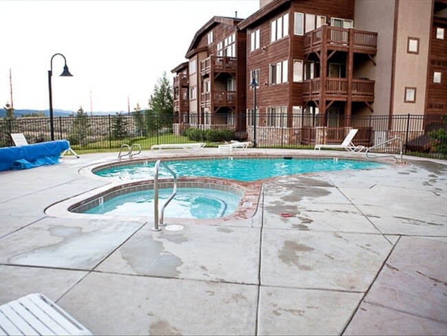 Building Photo - 6605 N 2200 W