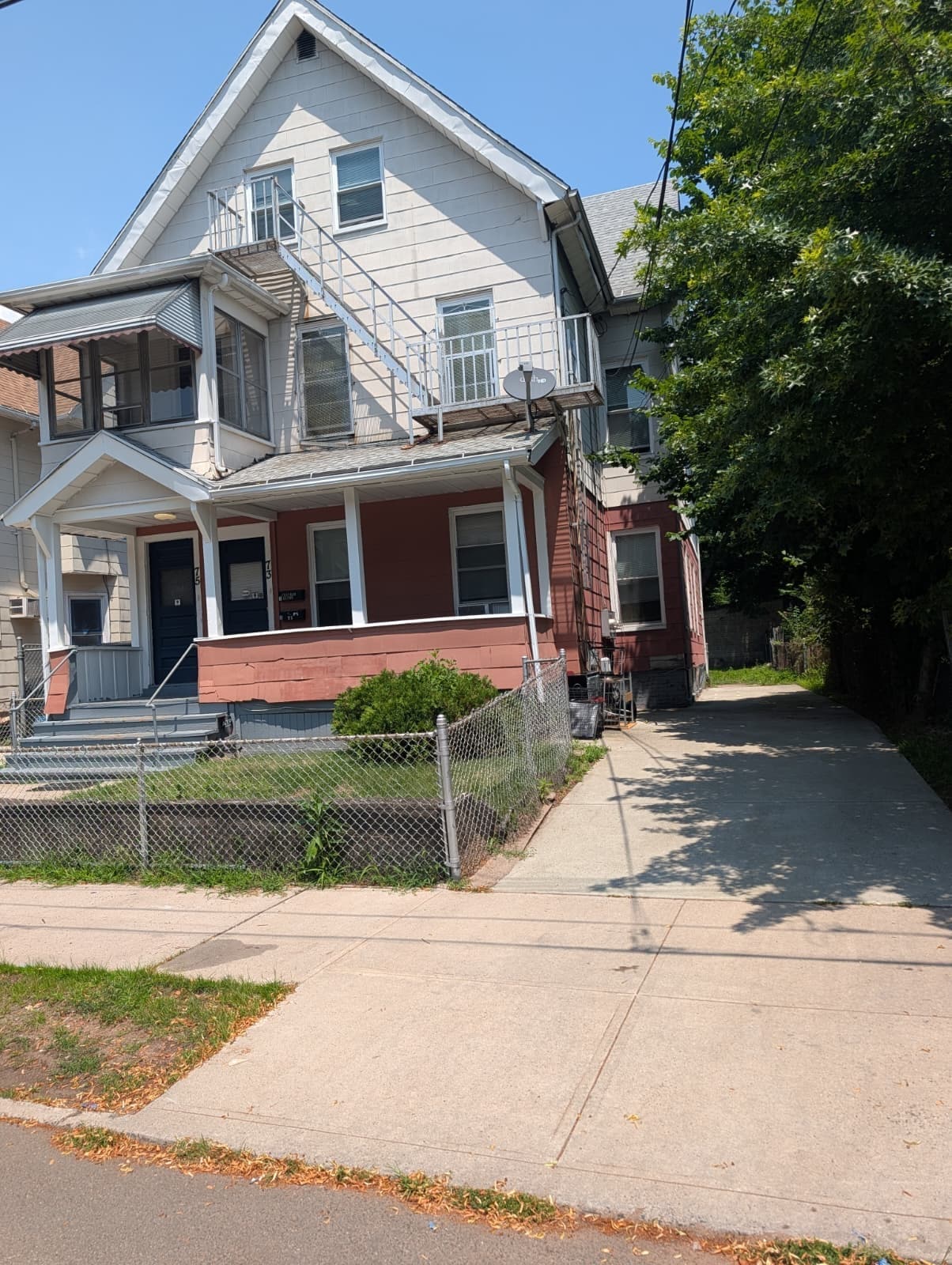 Building Photo - 73 Gibbs St