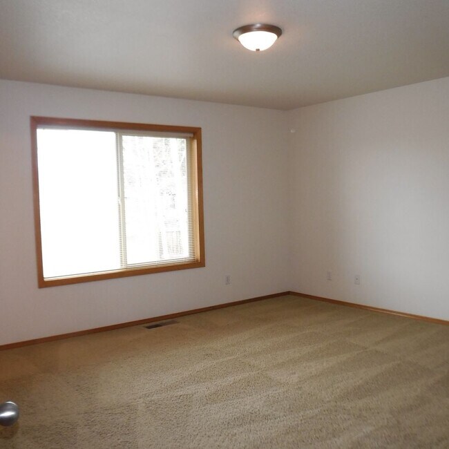 Building Photo - Single Level 3 Bed/2 Bath Home in SE Bend - Conifer Ave