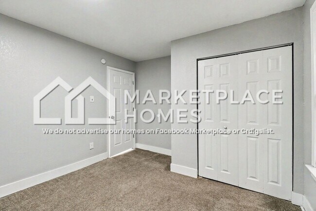 Building Photo - 520 Englewood St
