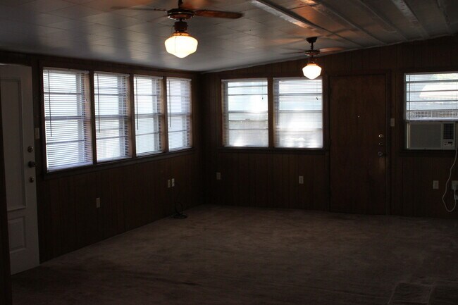 Building Photo - Updated 4 Bedrooms/2 Full Baths /2 Living Areas/2-car Garage