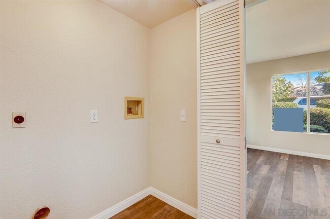 Building Photo - 330 Isthmus Way