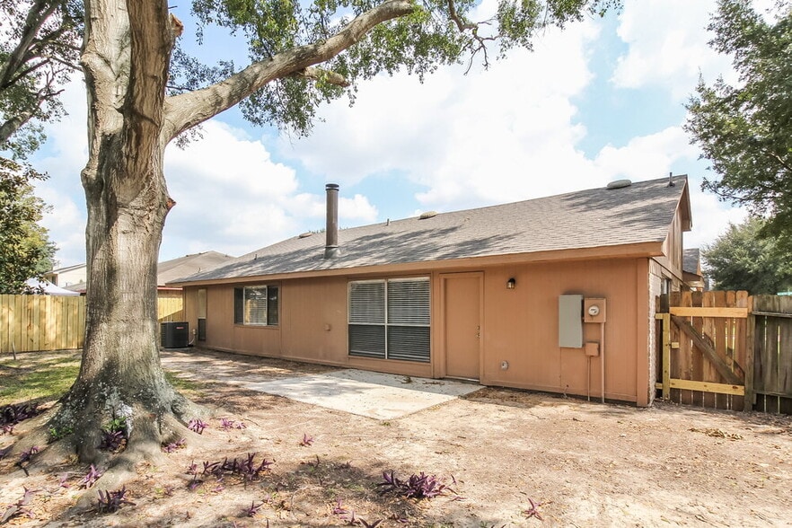 Building Photo - 11403 Milners Point Dr