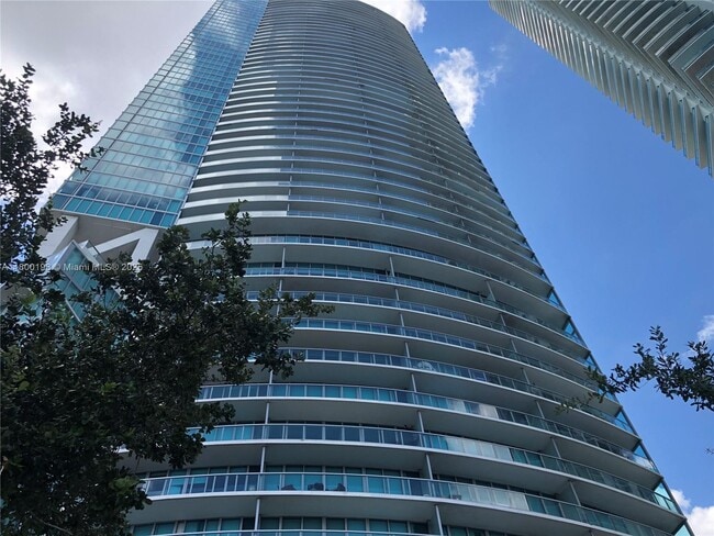 Building Photo - 888 Biscayne Blvd