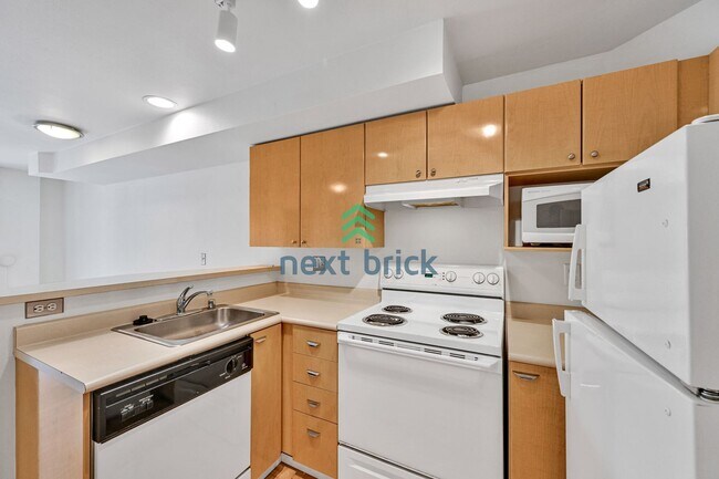 Building Photo - Modern Studio in the Heart of Seattle For ...