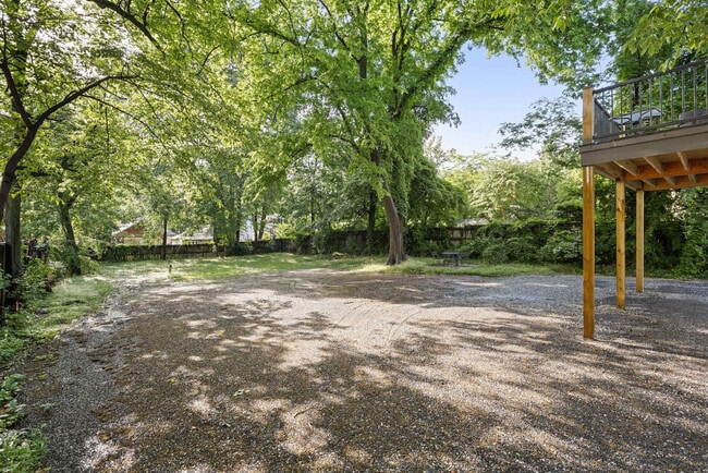 Building Photo - 309 N McLean Blvd