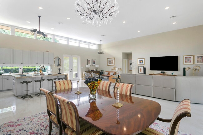 Building Photo - 2701 NE 2nd Ave