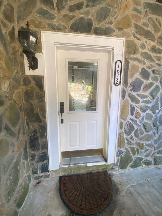 Building Photo - mende167