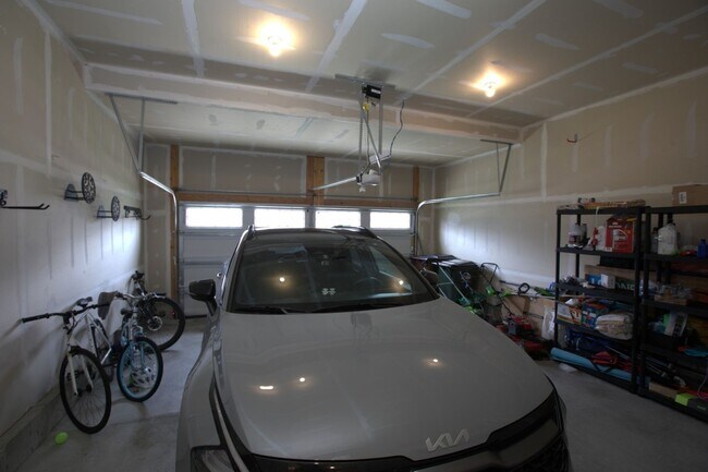 Building Photo - Spacious 4BR House in South Lebanon