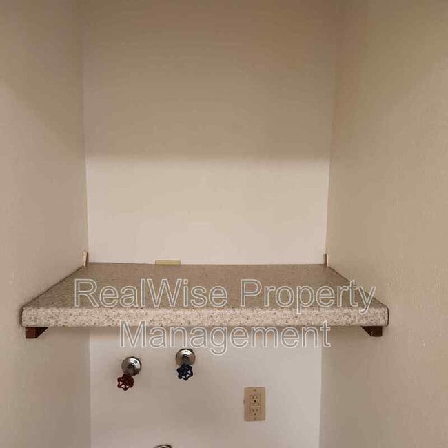 Building Photo - 1415 Bebeau Ln