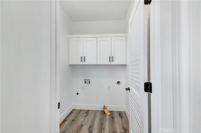 Building Photo - 13461 Bradley Ave