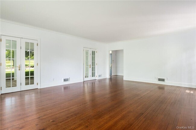 Building Photo - 11 Sunset Ln