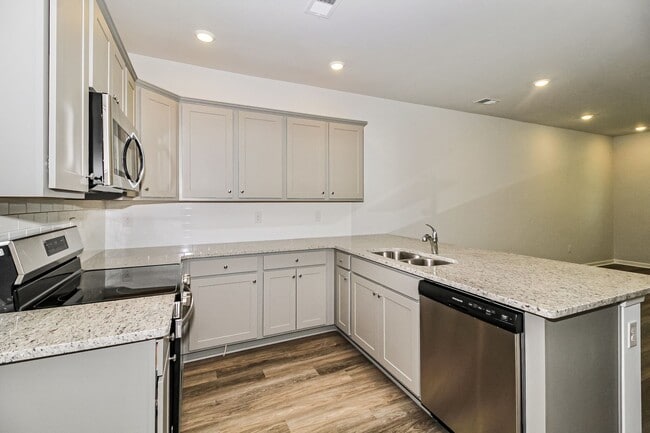 Building Photo - 333 Parkington Ln
