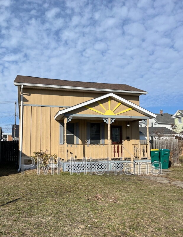 Building Photo - 212 W 9th St