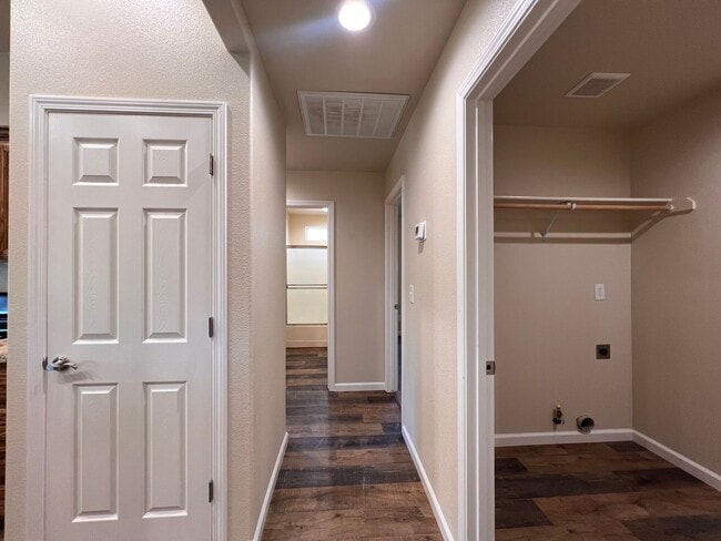 Building Photo - 4-bedroom home in Fallon