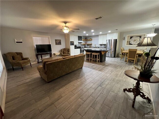 Building Photo - 23 S 24th St