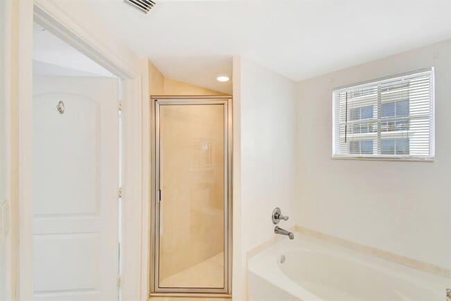 Building Photo - 1830 Radius Dr