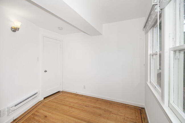 Building Photo - 267 Green St