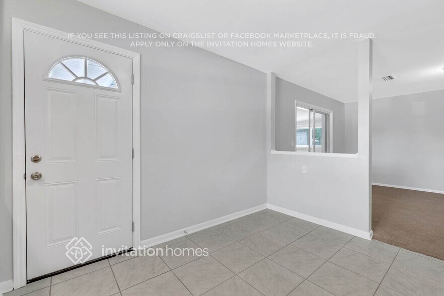 Building Photo - 4138 Lane Ave S