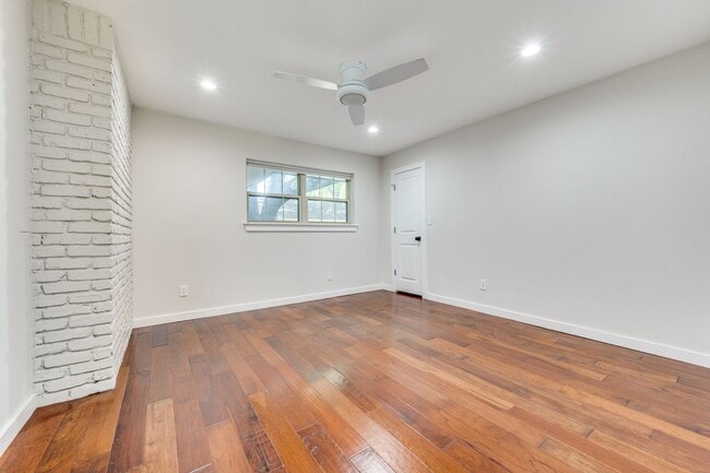Building Photo - Extraordinary Irving Home on Quiet cul-de-sac!