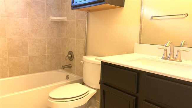 Building Photo - 6805 Alleyton Dr
