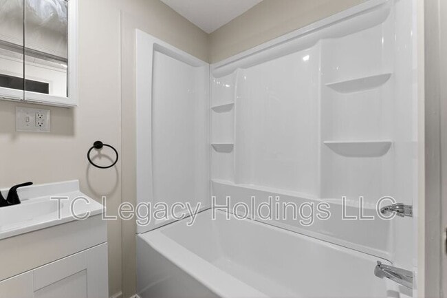 Building Photo - 218 George St