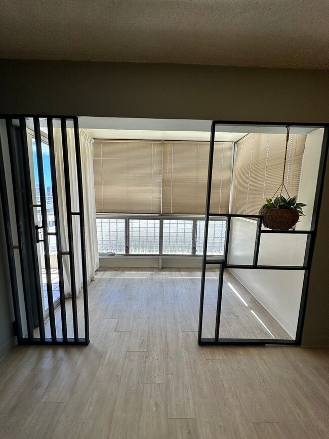 Building Photo - 1309 Wilder Ave