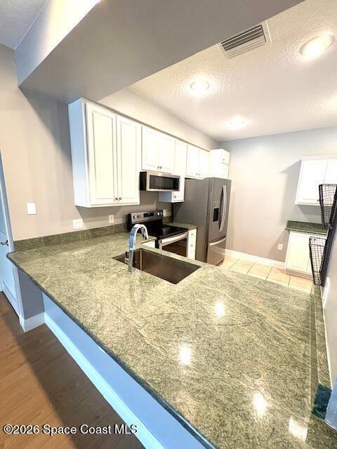 Building Photo - 601 Trotter Ln