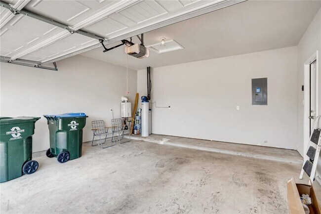 Building Photo - 100 Mountain Valley St