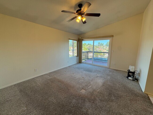 Building Photo - 4 Bedroom house with pool and amazing views