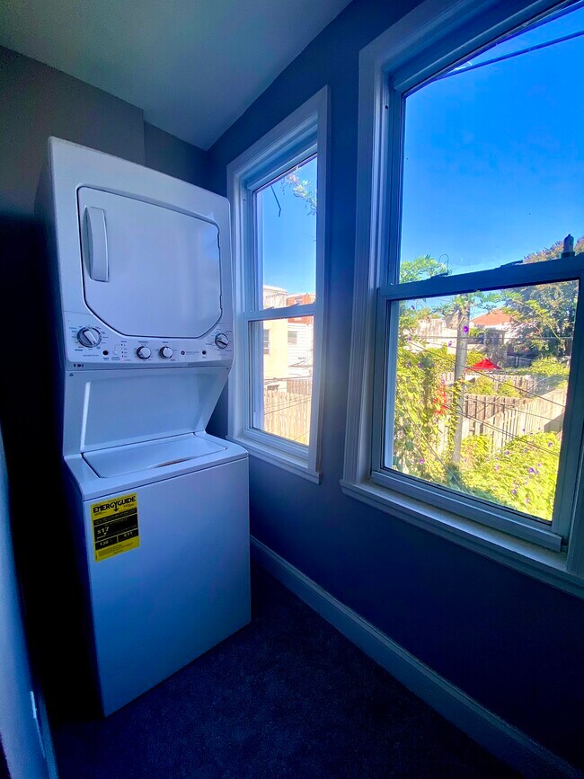 Building Photo - 2729 Reno St