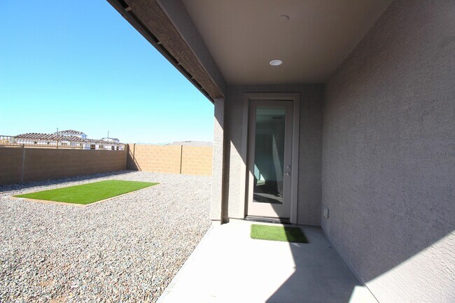 Building Photo - 12463 W Kaler Dr