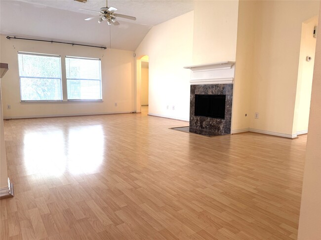 Building Photo - 7307 Hollow Field Ln